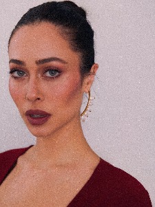Alice — event hostess in New York